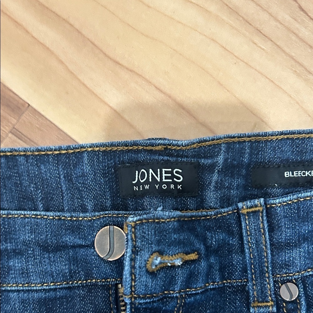 Jones New York Women’s Blue Jeans - Picture 2 of 6